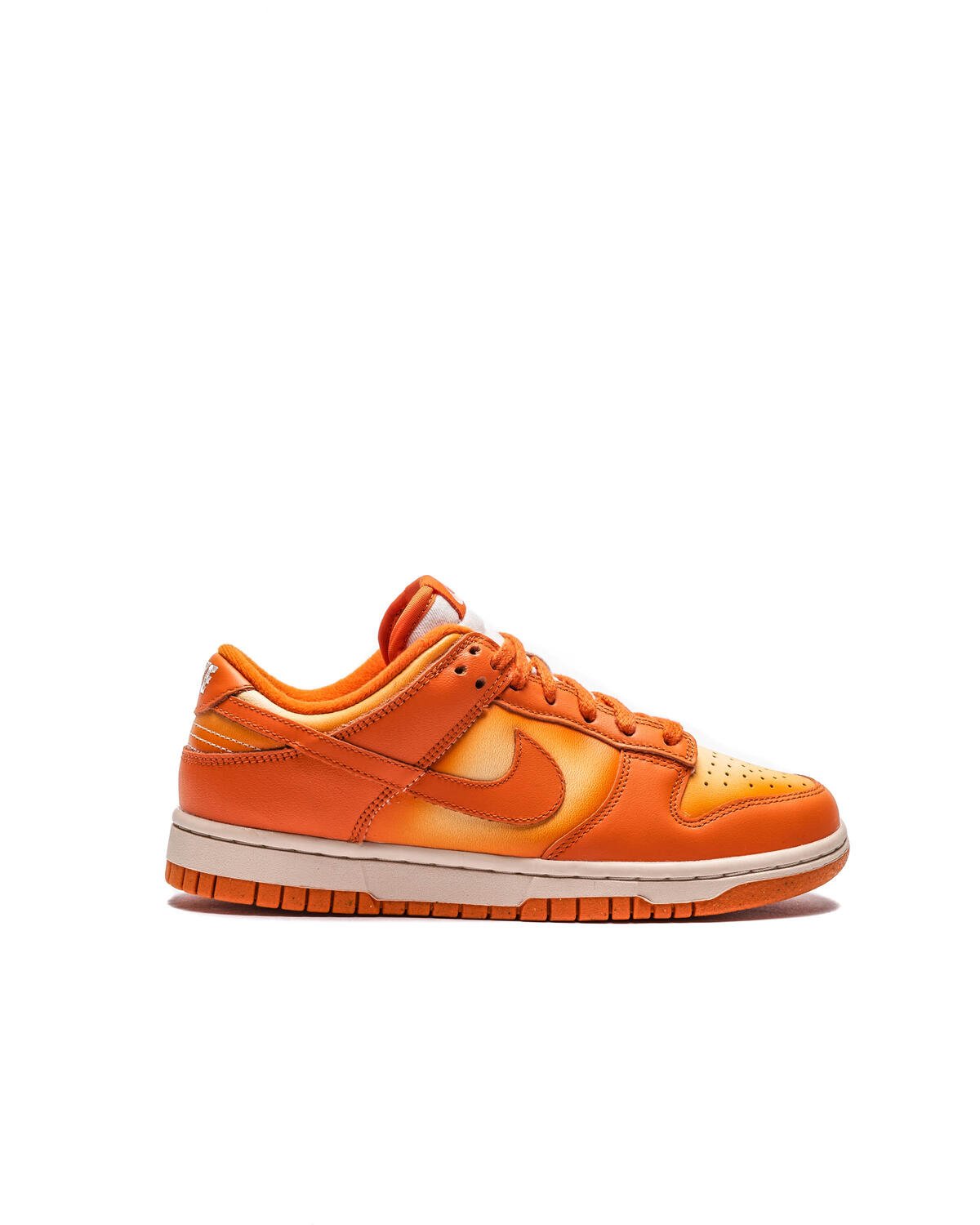 Nike WMNS DUNK LOW